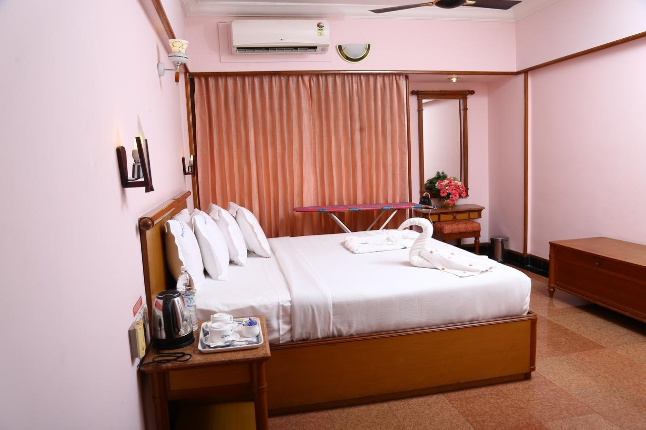 玛羽拉酒店 Guruvāyūr 外观 照片